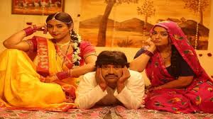 Mere Husband Ki Shadi Hai: Kajal Raghwani shares a lovely pic with  co-stars Nirahua and Aamrapali Dubey from the set | Bhojpuri Movie News -  Times of India