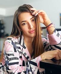 Don't forget to bookmark this page by hitting (ctrl + d), Larisa Iordache Atacata Ca Si A Pus Acid In Buze Daca Voi Avea Nevoie De Alte Operatii Estetice O Voi Face E Corpul Meu Nu Ti Place Nu Te Uiti Mobile