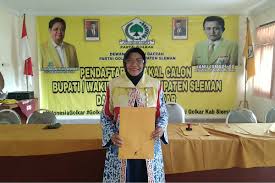 Namun, yang bikin heboh adalah kasus positifnya sang bupati setelah sepekan menerima. Maju Bupati Sleman Sri Muslimatun Pilih Wakil Muda Kira Kira Siapa Dia Harianjogja Com