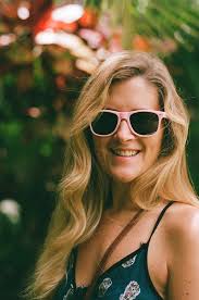 Aloha! I need a photographer for my senior pictures. Mahalo nui loa!