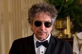 Bob Dylan cumple 80 años: retrato del artista que inventó y combatió su  propia leyenda