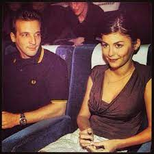Amélie (audrey tatou) anxiously waits for nino (mathieu kassovitz) to recognize her at the cafe, while he wonders what mystery woman will return his photo. Mathieu Kassovitz And Audrey Tautou