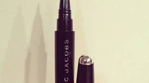 Vous pourrez utiliser ce procédé pour enlever de la bougie sur n'importe quel type de tissu et même sur de la moquette. Comment Nettoyer Une Tache De Stylo L Express