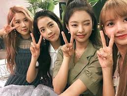 Mensaje de jennie por el cumpleaños de lisa de blackpink. 180807 Blackpinkofficial Instagram Update Blackpink Jisoo Jennie Lisa Rose Blackpink Photos Blackpink Yg Entertainment