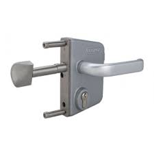 Serrure pour portail locinox noire pêne 30 a 50 mm. Serrure De Portail Et Portillon Bricozor