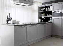op zoek naar een grijze keuken voor in je klassieke interieur dit model van keller keukens straalt rust en eenvoud uit maar bied grijze keuken keukens keuken
