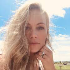 Lindsey Wright (hollewd)