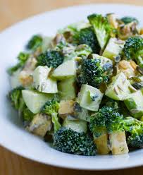 Salade De Pommes Vertes Brocoli Et Cheddar Food Yum La Food