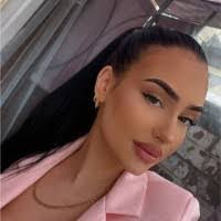 Chelsea Simpson's Instagram, Twitter & Facebook