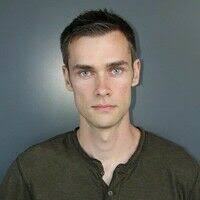 Beth Hicks: Actor in Brooklyn, New York.