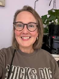 Heather Lipsey's Instagram, Twitter & Facebook