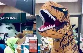 Buat kamu yang penasaran akan arti dari karakter dino merah dalam tampilan video berikut artinya. Gambar Dinosaurus Yang Lagi Viral Tondanoweb Com