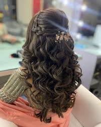 Once you've found your perfect match among these wedding day hairstyles, work with a professional stylist to make it a reality. 51 Stunning Wedding Hairstyles For A Round Face