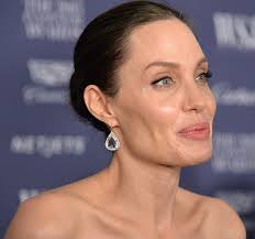 Vajon igazat mond Angelina Jolie, vagy csak önmagát vigasztalja?