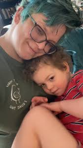 if anyone wants to make a donation in the memory of my beautiful Momo,  please donate to your local zoo, local public library, or local children's  hospital. his name is Morgan Harland