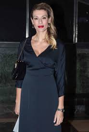 Με ένα νέο άθλημα χρειάστηκε να καταπιαστεί η ζέτα δούκα για τις ανάγκες των γυρισμάτων του καφέ της χαράς. Zeta Doyka H Allagh Poy Ekane Sta Mallia Ths Gia Ta Nea Epeisodia Toy Kafe Ths Xaras Fthis Gr