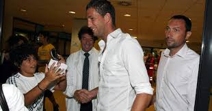 Maarten stekelenburg (born 22 september 1982) is a dutch footballer who plays as a goalkeeper for dutch club ajax. Stekelenburg En Roma Akkoord Over 4 Jarig Contract Nederlands Voetbal Ad Nl