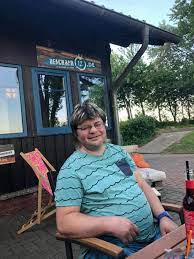 Für marco wäre seine traumfrau die nummer eins. Heute Prominenter Besuch Von Beachbar12 Am Badesee Lahde Facebook