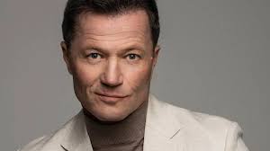 300 kilós, szerelemtől elvakult állatok szaladgálnak az utakon