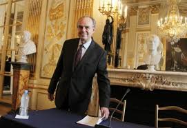 Frédéric mitterrand vient de publier mes regrets sont des remords aux éditions robert lafont. Frederic Mitterrand Exprime Ses Regrets Aux Tunisiens Liberation