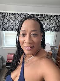 Alicia Glanton's Instagram, Facebook & TikTok