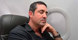 AMAZING! Man somehow able to sleep