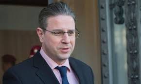 Semmilyen összeférhetetlenség nem áll fenn, ha kinevezik. Ew7qhbweldfa2m