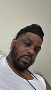 Is there anyone that can do cornrows straight back for men? Hair isn't that  long.