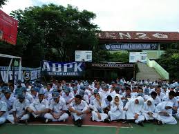 Bursa kerja khusus (bkk) adalah sebuah lembaga yang dibentuk di sekolah menengah kejuruan negeri dan swasta, sebagai unit pelaksana yang memberikan pelayanan dan informasi lowongan kerja, pelaksana pemasaran, penyaluran dan penempatan tenaga kerja, merupakan mitra dinas tenaga kerja dan transmigrasi. 2017 Smkn 2 Kota Bekasi