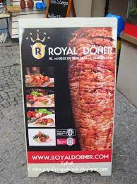 Kebabs are a camel meat delicacy which can be purchased in al kharid and east keldagrim for 1 coin each, or at pollnivneach for 3 coins each. Papille Vagabonde Il Kebab Fa Ingrassare