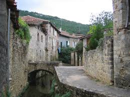 It is located at the edge of rouergue where the albigeois lands border with quercy, to the north of the forest of grésigne. Saint Antonin Noble Val Wikipedia Tiáº¿ng Viá»t