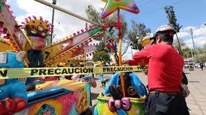 Cuando el vagón se encuentra en su punto más alto acumula energía potencial. Clausuran Feria De Tacubaya Por Irregularidades En Juegos Noticieros Televisa