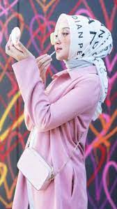 Brand ambassador of @wardahbeauty @nipponpaintid @hijup. Dian Pelangi Is One Of The Icon In The Modest Fashion Industry