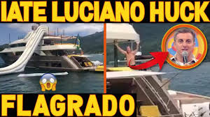 Watch the latest video from luciano huck (@lucianohuck). Turista Flagra Luciano Huck Em Seu Iate Milionario Youtube