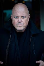 Michael Chiklis