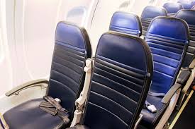 Above bombardier crj700 cabin photo by altairkh on wikimedia commons. Review United Express Crj 700 Economy From Phoenix To San Francisco