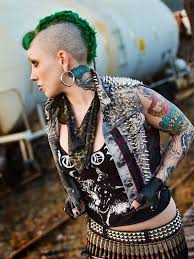 Now there are so many ways that you can rock a mohawk haircut with female styles not only being 'short and spiky.' modern variations of this look offer so much scope. 10 Offbeat Mohawk Hairstyles With Shaved Sides For Women Wetellyouhow
