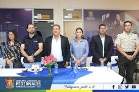 Títulos de propiedad se entregaron en Pedernales.