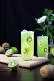Kiwi Starfruit Refresher Starbucks Copycat Moody Mixologist