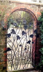 Pin Von Glass Etching By Matisse Auf Gates Gartentor Metall Tor Design Gartentore