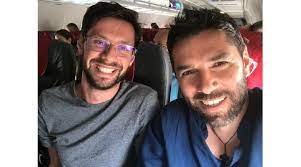 „nu orice durere de cap poate fi asociată cancerului. Alex Dima El E Dan Mitrea Medic Din Noua GeneraÈie A Ales Sa Ramana Acasa