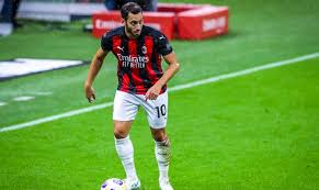Milan ile anlaşması önümüzdeki hafta sona erecek olan hakan çalhanoğlu, inter ile 2024'e kadar sözleşme imzalayacak. Inter Calhanoglu Im Medizincheck