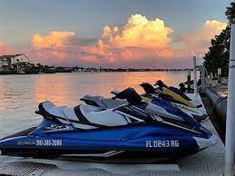 Sarasota fl and siesta key pwc, waverunner and jet ski rentals. Cb S Saltwater Outfitters Boat Rentals Parasailing Visit Sarasota