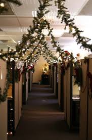 Easy Diy Office Christmas Decoration Ideas 23 Office Christmas Decorations Christmas Cubicle Decorations Office Christmas