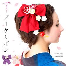 楽天市場 七五三 髪飾り つまみ細工のブーケ華リボンコーム ハイカラさん 浴衣 夏 正絹 リボン 卒業式 成人式 袴 大正ロマン レトロ 和装 着物 はかま 振袖 小学 中学 高校 大学 かんざし かんざし 小間物 おはりばこ 髪飾り 成人式 袴 卒業式