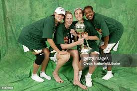 Adia Barnes, Lauren Jackson, Tully Bevilaqua and Sheri Sam of the... News  Photo