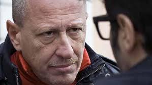 Daniel aráoz fue un destacado médico y político jujeño que alcanzó la gobernación de su provincia e integró las legislaturas provincial y nacional. El Hombre De Al Lado 2009 Photo Gallery Imdb