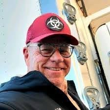 Jason Moeller's Instagram, Twitter & Facebook