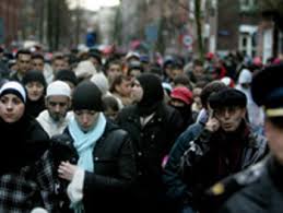 Helemaal op eigen kracht vocht khadija arib zich begin januari naar de voorzittersstoel van de tweede kamer. Allochtonen Loyaliteit