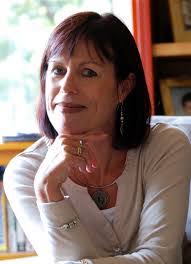 Loretta Barnard's Instagram, Twitter & Facebook